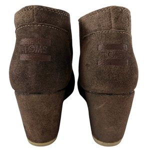 Tom's Desert Suede Brown Wedge Booties!